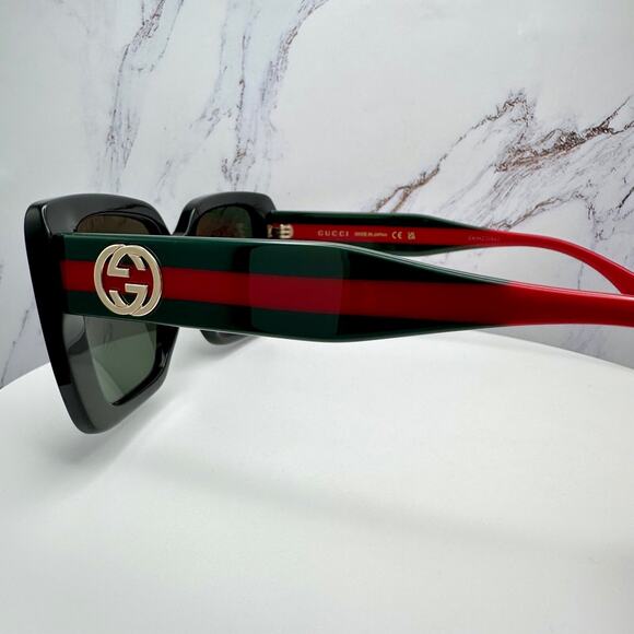CLASSY New GUCCI Sunglasses Black Gold 3D Metal Logo Square Red Green Arms - Picture 5 of 16